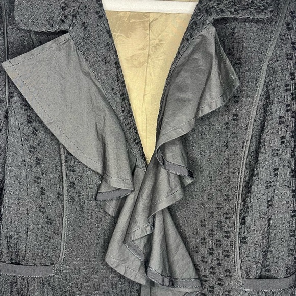 🖤 LOFT Textured Black Ruffle Blazer | Size 10 - Picture 2 of 5